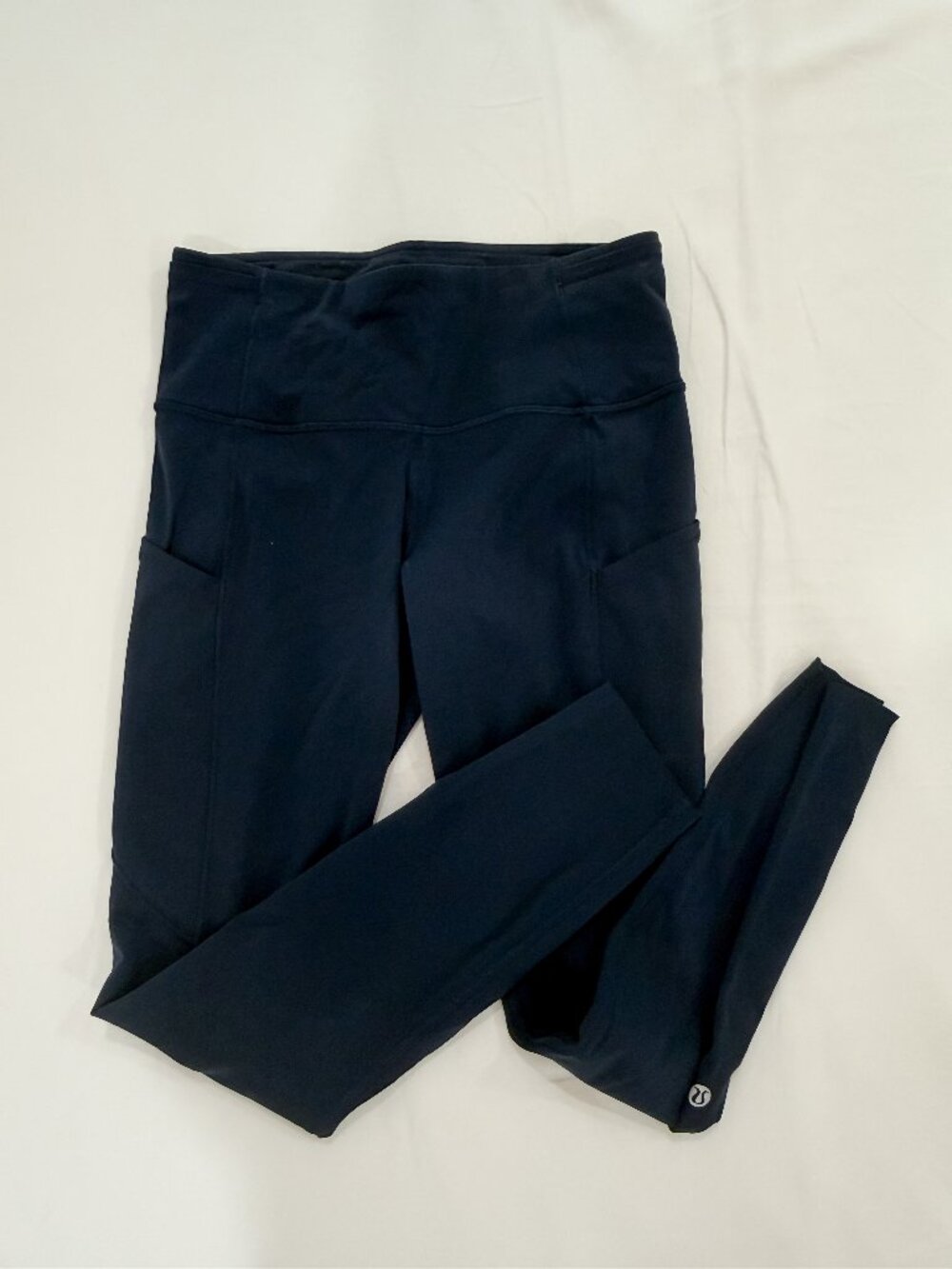 Lululemon Navy Fast and frees 6 25"